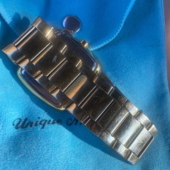 Gucci watch - Picture 2 of 3